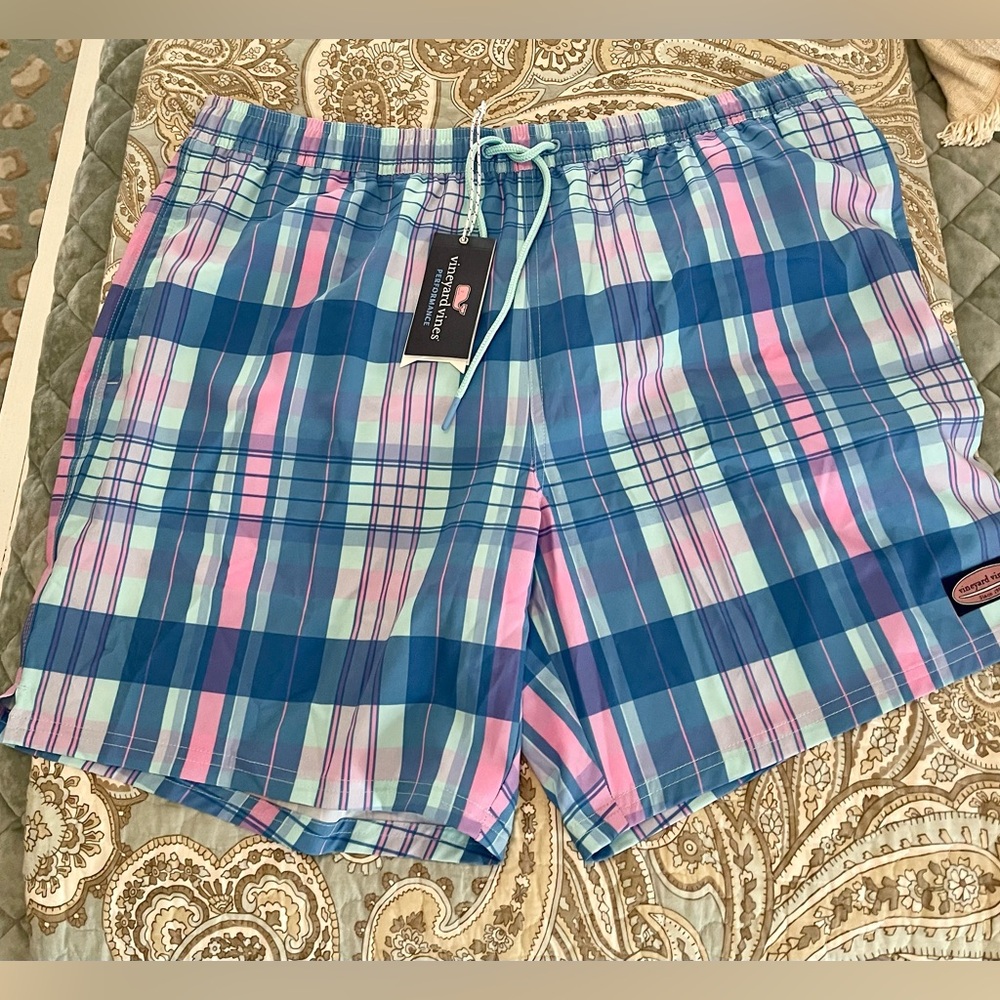 Men’s Vineyard Vines swim trunks